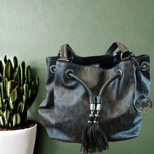 Michael Kors Black Drawstring Shoulder Bag 298.00 Msrp